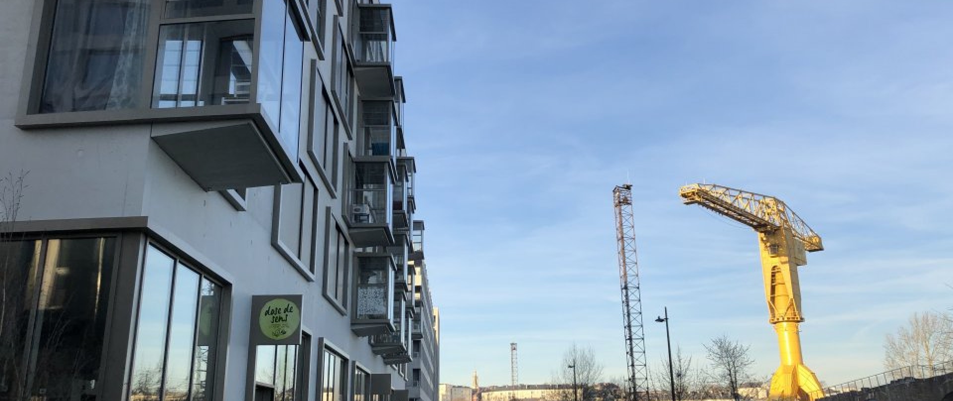 CELLULE COMMERCIALE NEUVE DANS QUARTIER MODERNE ET DYNAMIQUE