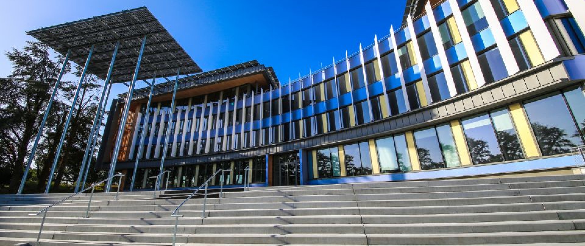 LOCATION DE BUREAUX NEUFS DANS UN IMMEUBLE INNOVANT A ENERGIE POSITIVE