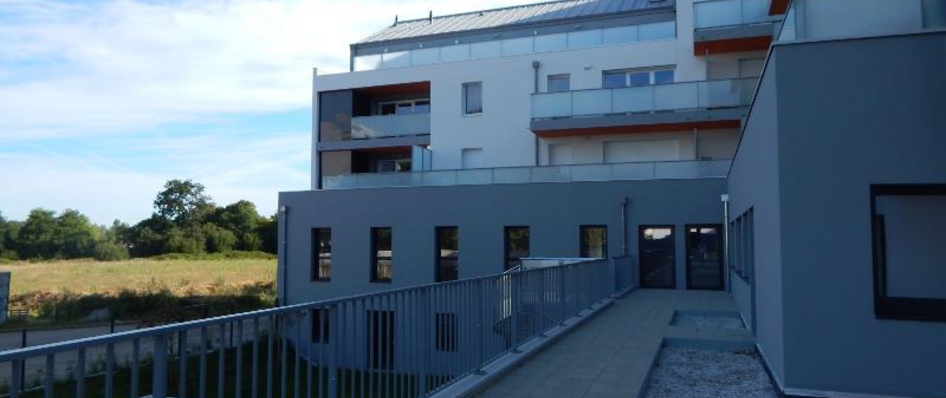 AU PIED DU CHRONOBUS, PROCHE TRAMWAY ET FACILITE D'ACCES AU CENTRE VILLE
