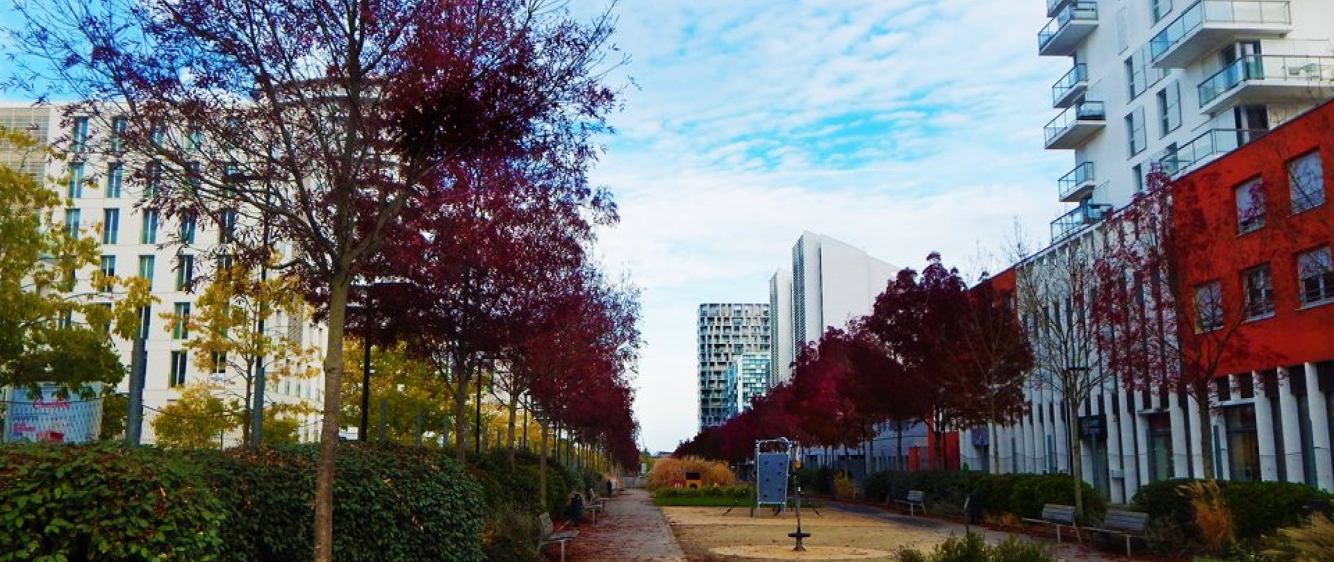 BELLE VISIBILITÉ AU COEUR DU QUARTIER D'AFFAIRES EURONANTES