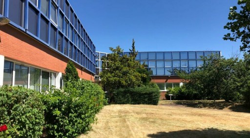 RARE A LA LOCATION - ENSEMBLE IMMOBILIER SUR GRAND TERRAIN