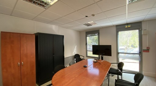 SAINT HERBLAIN - IMMEUBLE INDEPENDANT 987 m² DE BUREAUX A LOUER