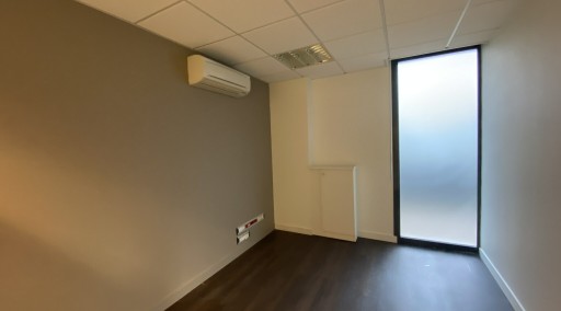 QUARTIER BEAUJOIRE - LOCAL COMMERCIAL DE 213 m² ENVIRON A LOUER 