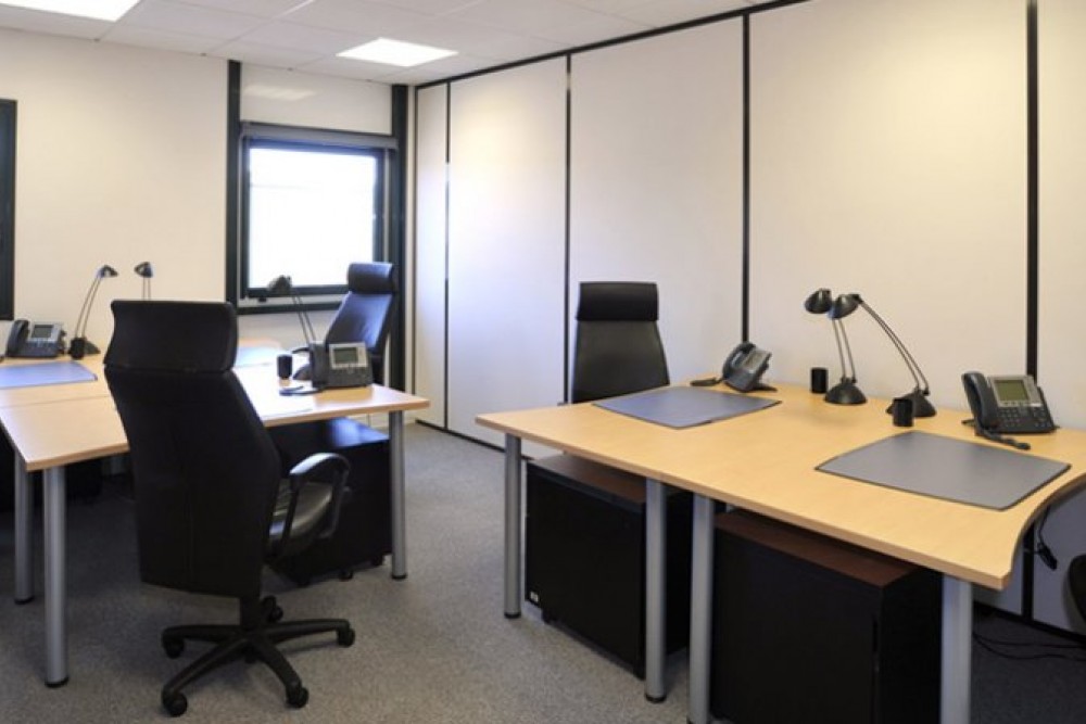 A L'EST DE NANTES, LOCATION DE BUREAUX DANS CENTRE D'AFFAIRES DANS UN PARC TERTIAIRE