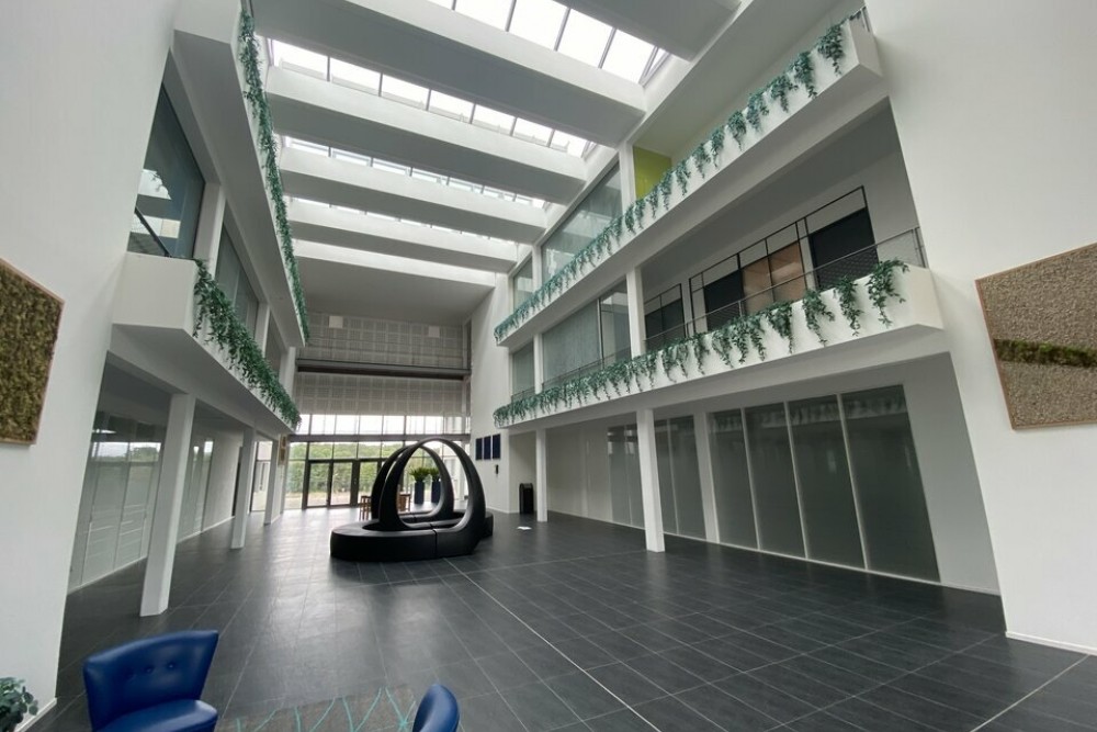 ORVAULT - IMMEUBLE DE BUREAUX DE 3 344 m² ENVIRON A LOUER
