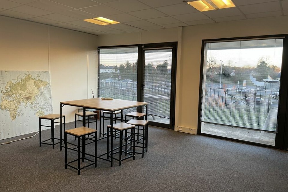 AU NORD OUEST DE NANTES, LOCATION DE BUREAUX CLOISONNES