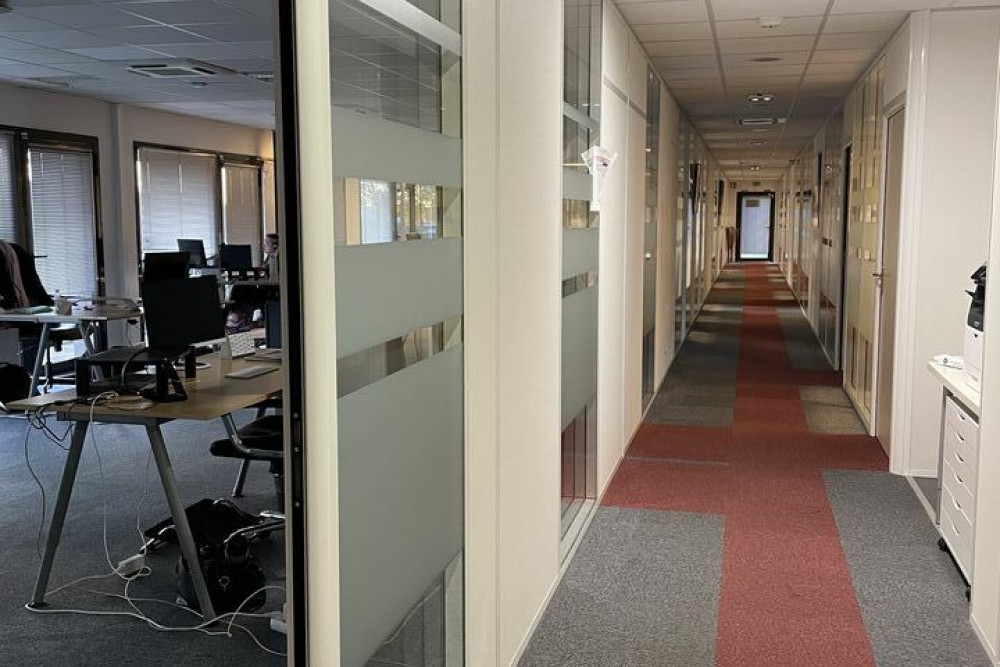 AU NORD OUEST DE NANTES, LOCATION DE BUREAUX CLOISONNES