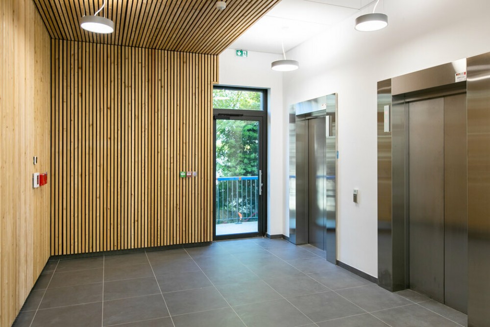 CHANTRERIE - BUREAUX A LOUER POUR 5 576 m²