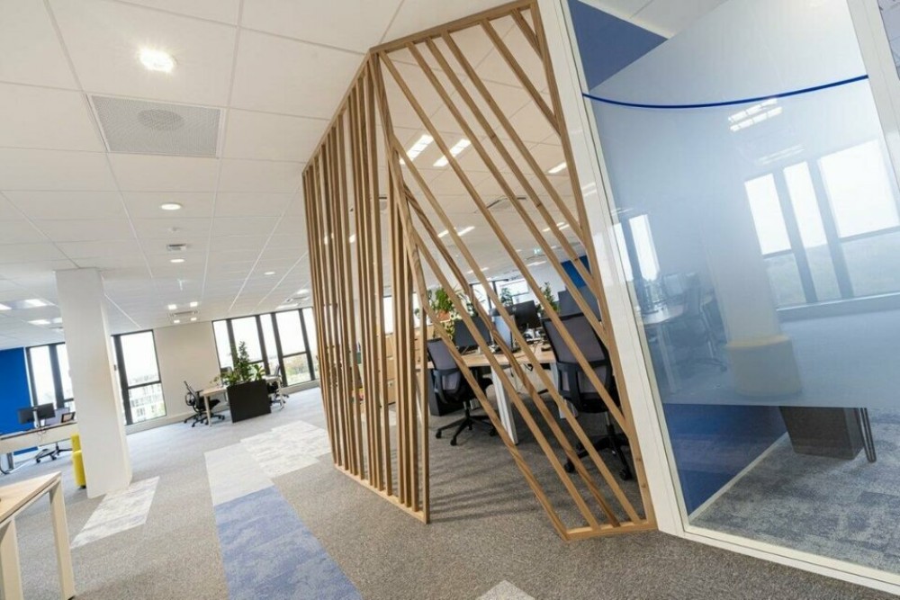 CHANTRERIE - BUREAUX A LOUER POUR 5 576 m²