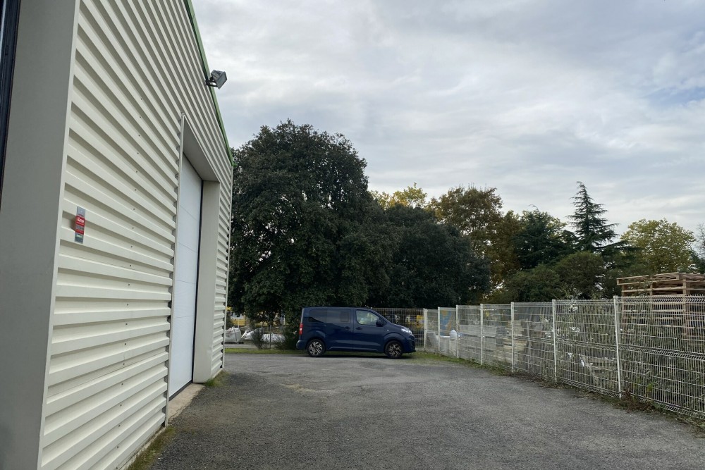 BOUGUENAIS - LOCAL D'ACTIVITÉ DE 485 M² SUR UN TERRAIN DE 800 M²