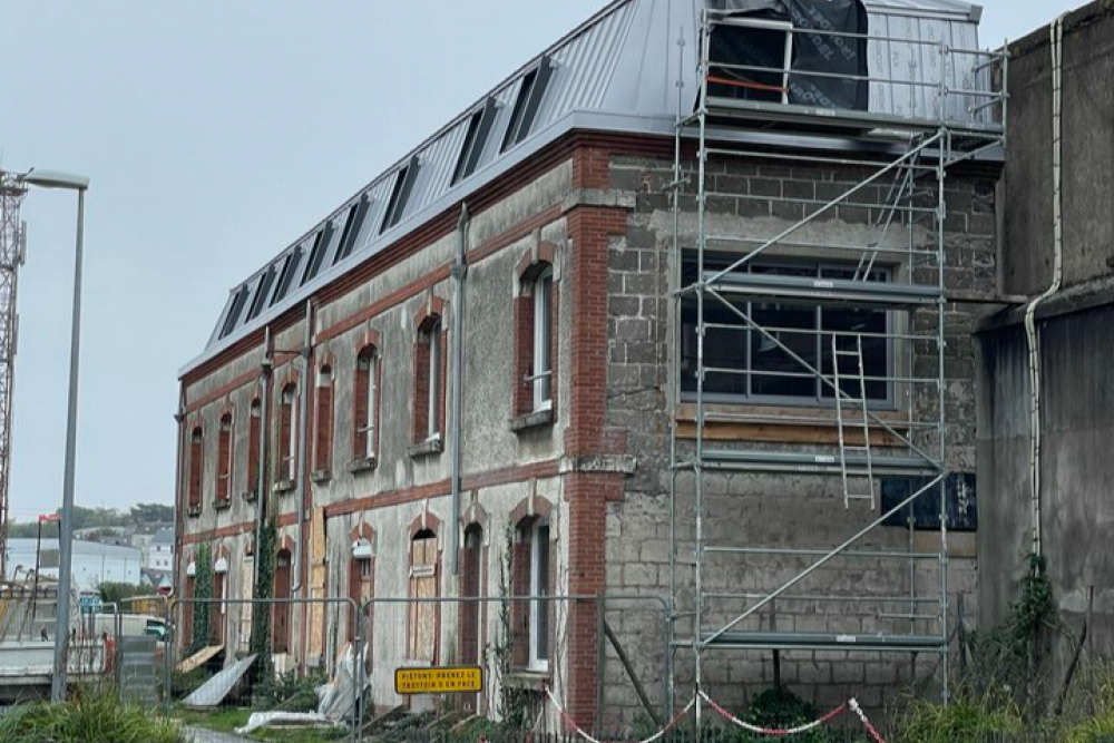 CHANTENAY - BUREAUX A LOUER AU SEIN D'UN IMMEUBLE RENOVE