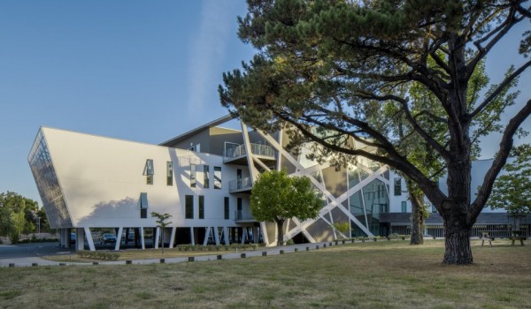 AU NORD OUEST DE NANTES, LOCATION DE BUREAUX RECENTS AU COEUR DE LA ZAC AR MOR ZENITH