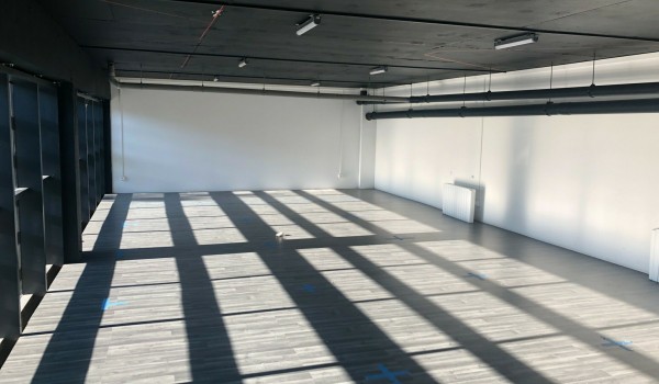 AU NORD DE NANTES -  LOCAL COMMERCIAL DE 210 m² ENVIRON