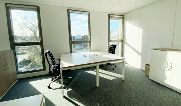 BUREAUX NEUFS AVEC EVOLUTIVITE +++ AU COEUR DU PARC AR MOR ZENITH