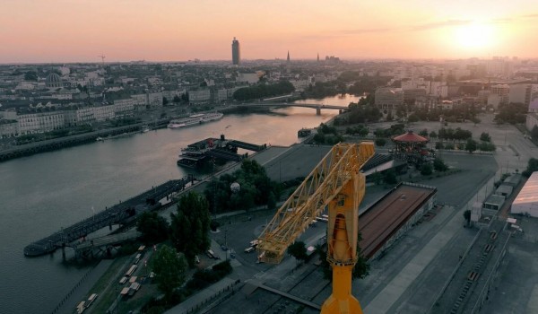 ILE DE NANTES - LOCAL COMMERCIAL DE 163 m² A LOUER