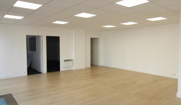 NANTES - LOCAL COMMERCIAL DE 96 m² A LOUER