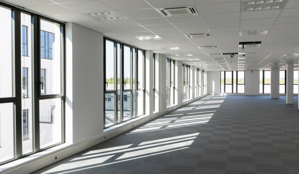 CHANTRERIE - BUREAUX A LOUER POUR 5 576 m²