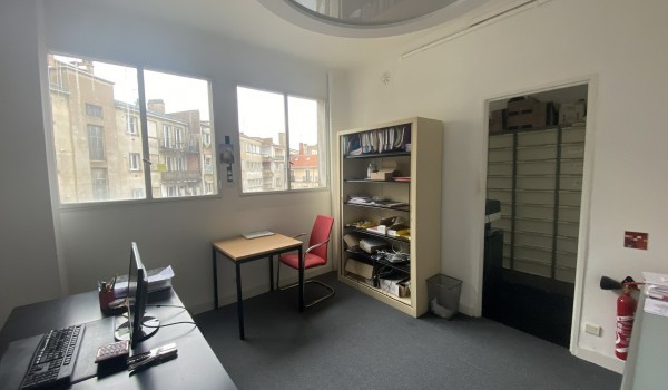 BUREAUX TRES LUMINEUX EN HYPER CENTRE