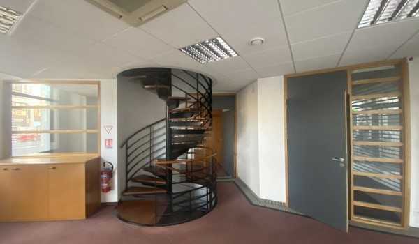 QUARTIER SAINT DONATIEN - UN LOCAL DE 191 m² ENVIRON A VENDRE