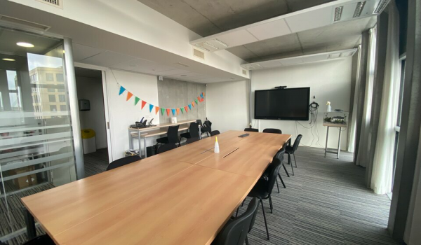 EURONANTES - 416 m² ENVIRON A LOUER 