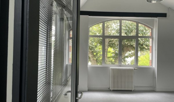 ILE DE NANTES - BUREAUX ATYPIQUES AMÉNAGÉS A LOUER